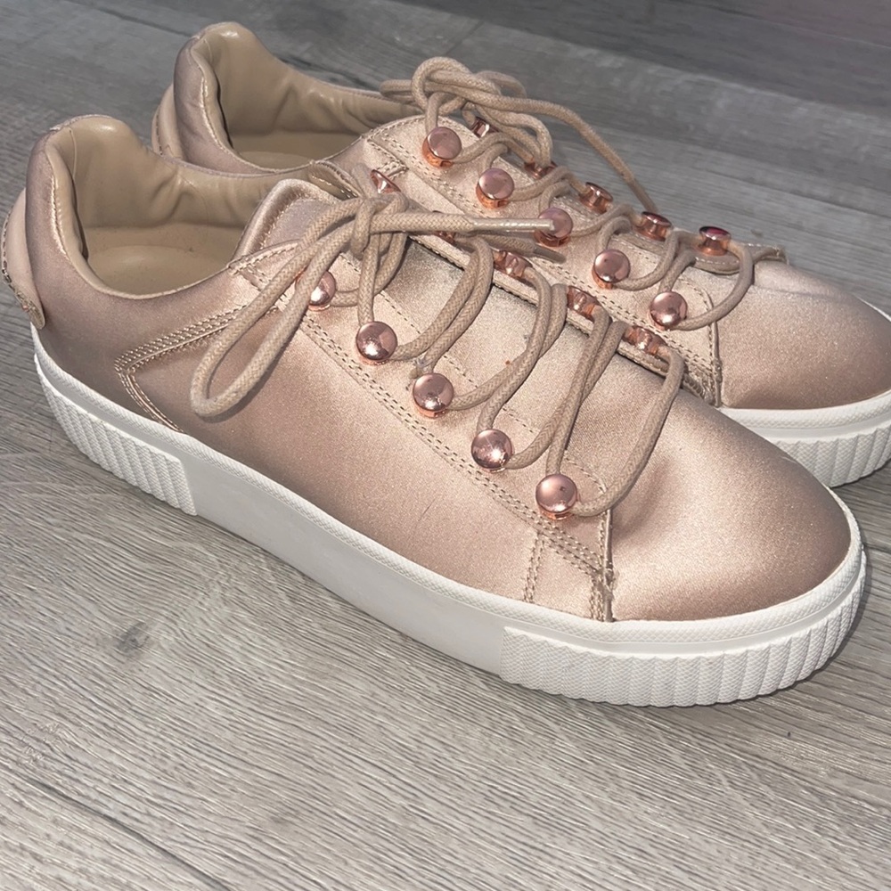Lord and Taylor Kendall and Kylie shoes